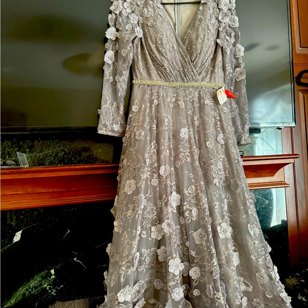 Mac DUGGAL size 8